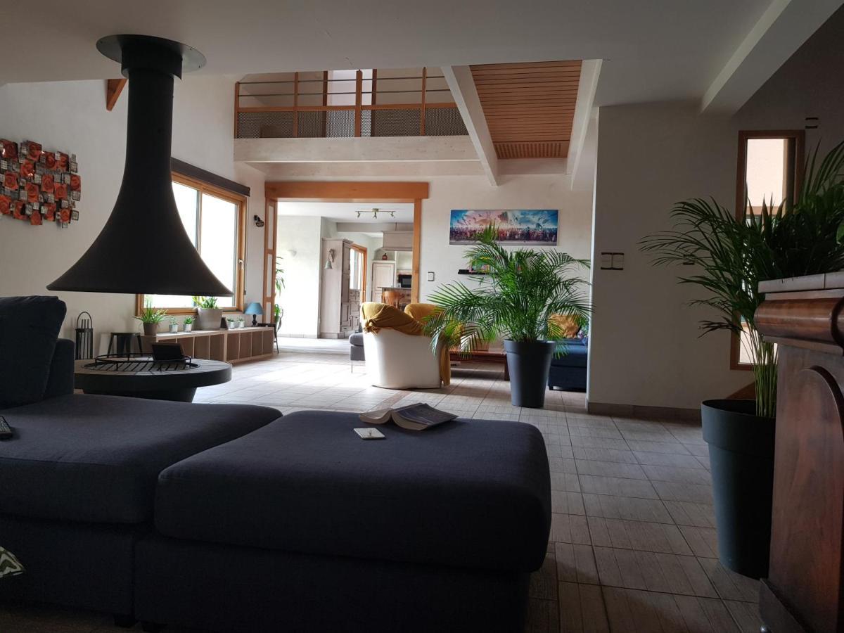 Magnifique Villa Avec Piscine Interieure Saint-Pois 외부 사진